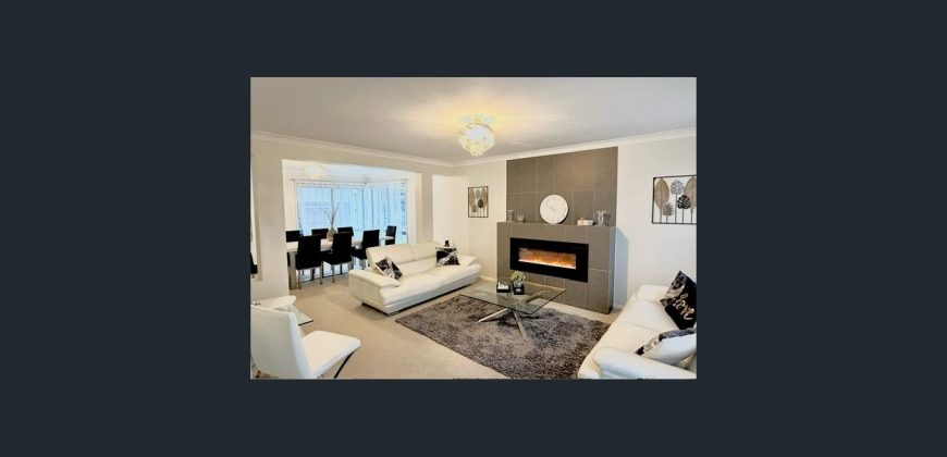 1 Manra Way, Pacific Pines, Qld 4211