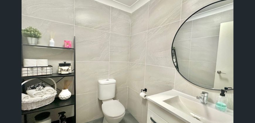 1 Manra Way, Pacific Pines, Qld 4211