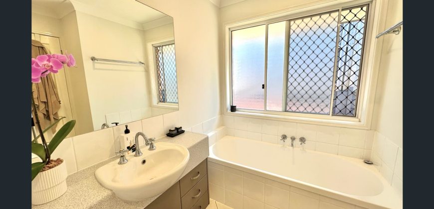 3 Cardwell St, Upper Coomera, Qld 4209